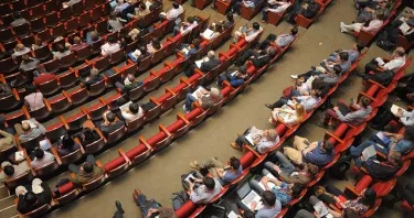 Docente esperto. Le proposte dei partiti politici. No alla soppressione della norma