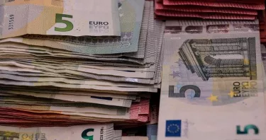 Bonus 200 euro, aggiornamenti per docenti e ATA. Esclusi i precari con contratto scaduto