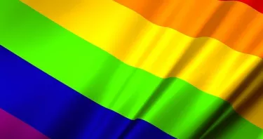 17 maggio, giornata internazionale contro l'omotransfobia. FdI contro la circolare di governo. Boldrini risponde 