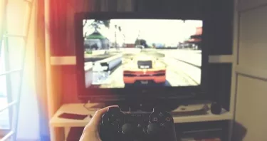 Cocaweb del senatore Cangini paragona social e videogame alla cocaina. Attenzione alle generalizzazioni